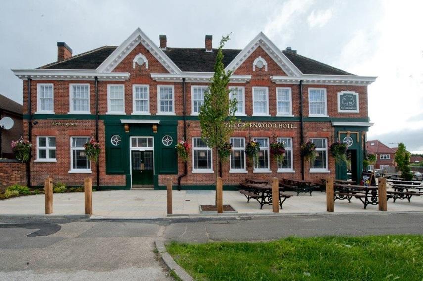 The Greenwood Hotel - Wetherspoon Northolt  Екстериор снимка